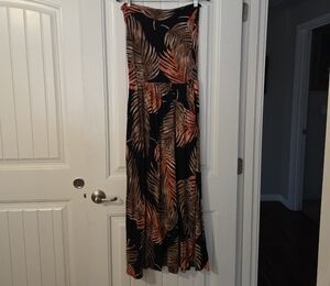 Elegant Black and Brown Leaf Print Maxi Skirt